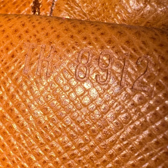 Louis Vuitton Jeune Fille Monogram Vintage Shoulder Bag 100% Authentic - Picture 3 of 16